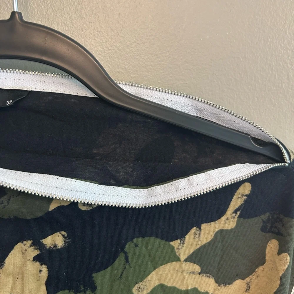 NWOT TOV Los Angeles Womens Camouflage Crazy Zipper Asymmetrical size 38/M